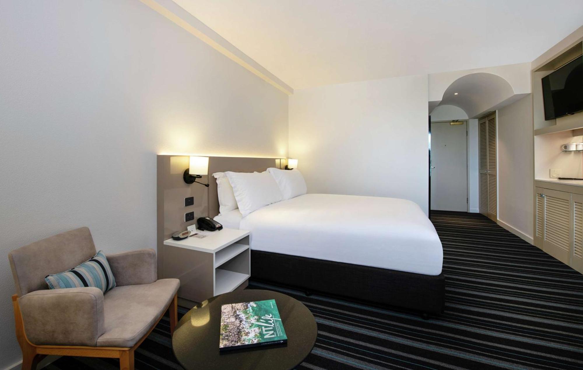 Doubletree By Hilton Esplanade Darwin Hotell Exteriör bild