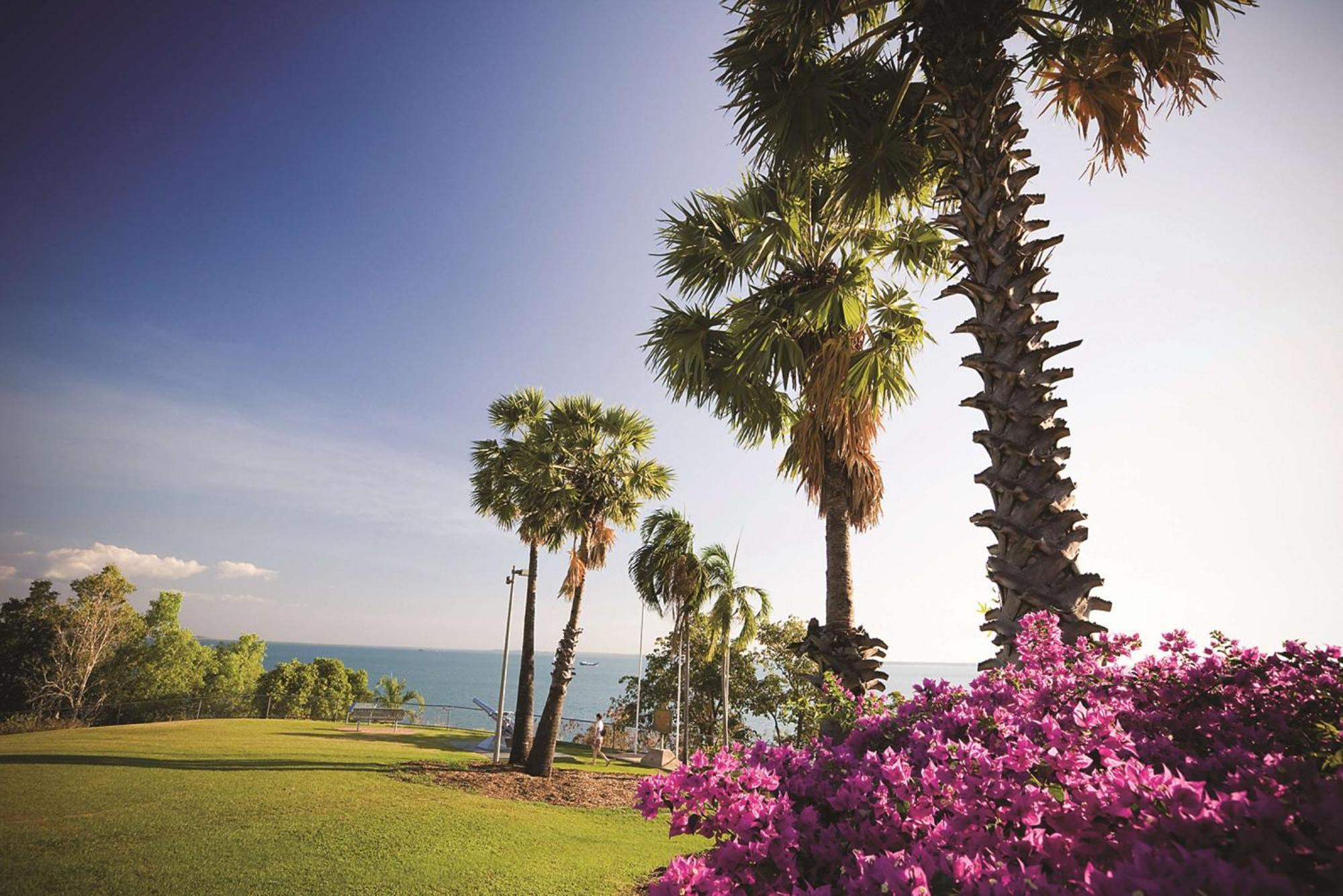 Doubletree By Hilton Esplanade Darwin Hotell Exteriör bild