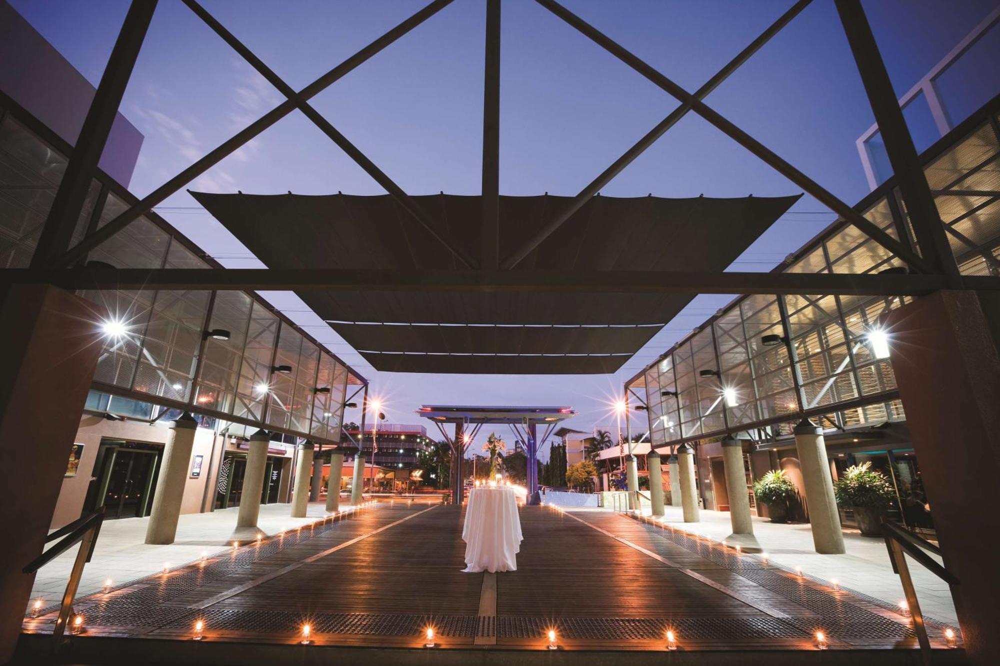 Doubletree By Hilton Esplanade Darwin Hotell Exteriör bild