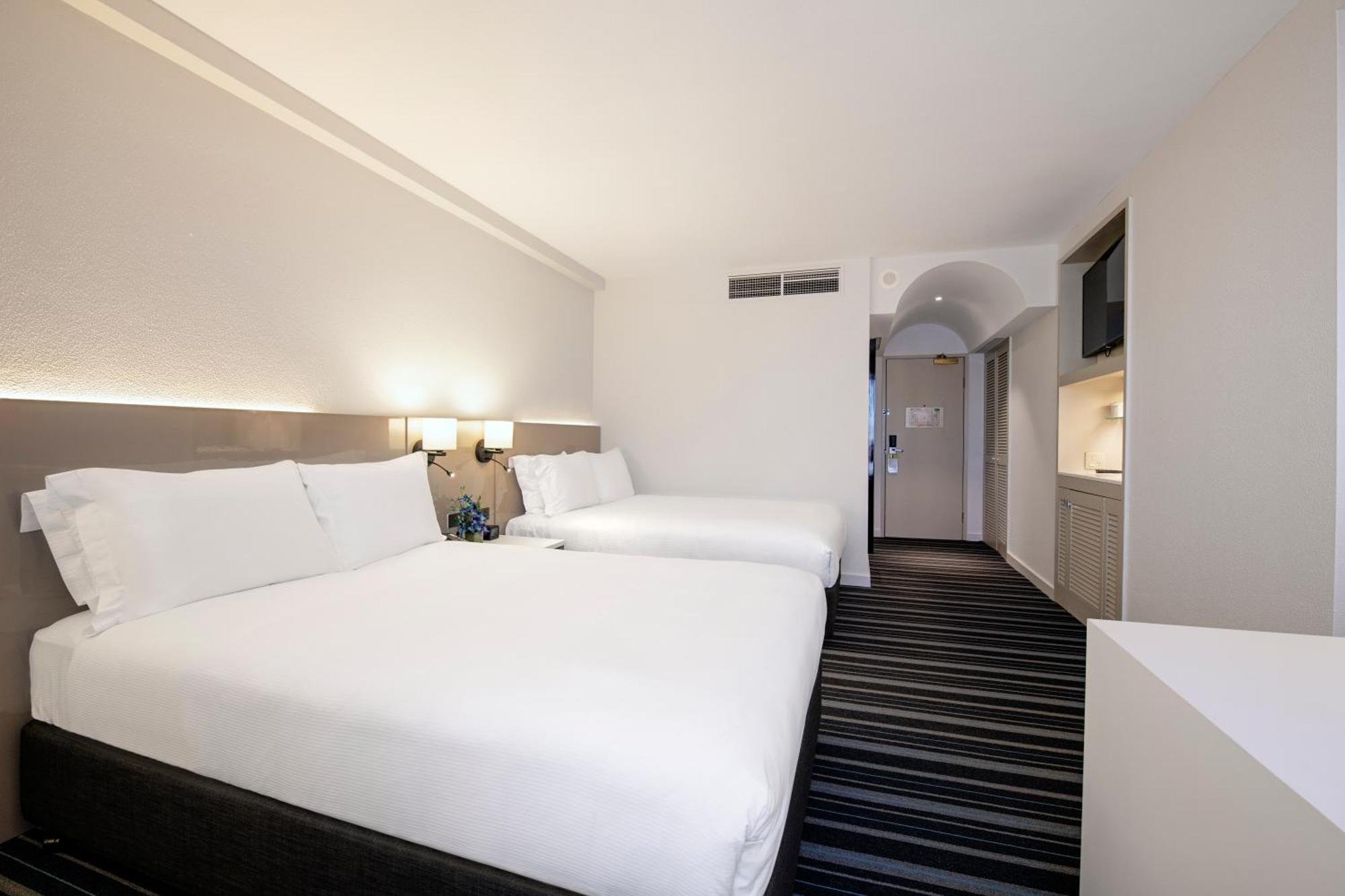 Doubletree By Hilton Esplanade Darwin Hotell Exteriör bild