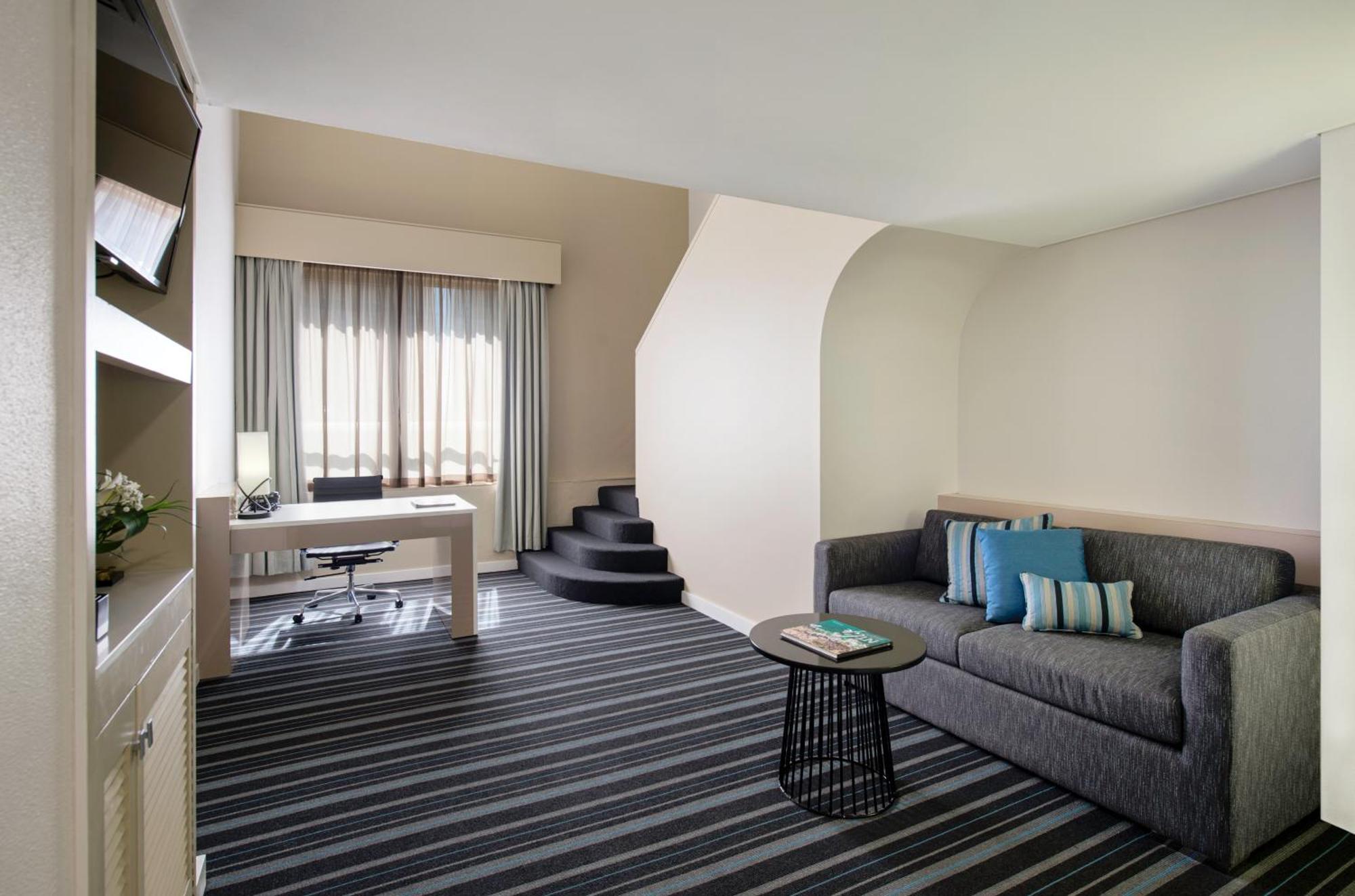Doubletree By Hilton Esplanade Darwin Hotell Exteriör bild