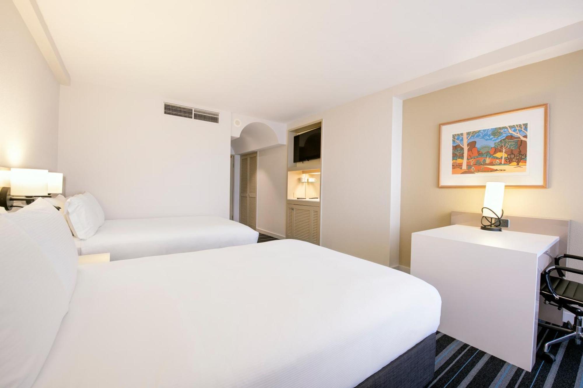 Doubletree By Hilton Esplanade Darwin Hotell Exteriör bild