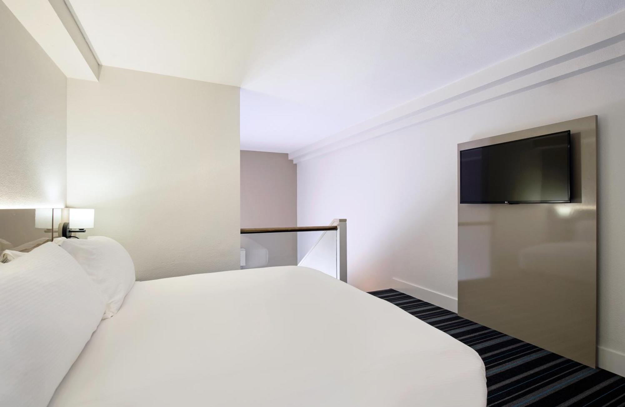 Doubletree By Hilton Esplanade Darwin Hotell Exteriör bild
