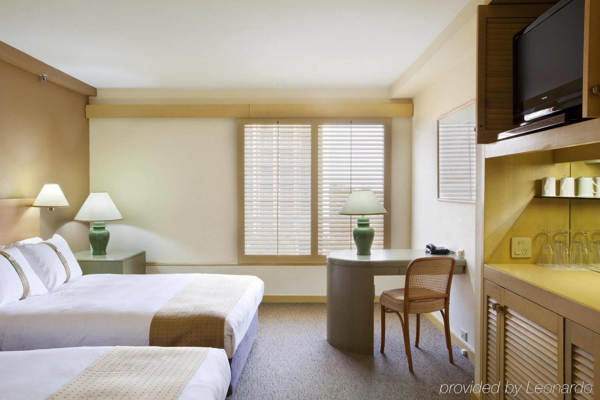 Doubletree By Hilton Esplanade Darwin Hotell Rum bild